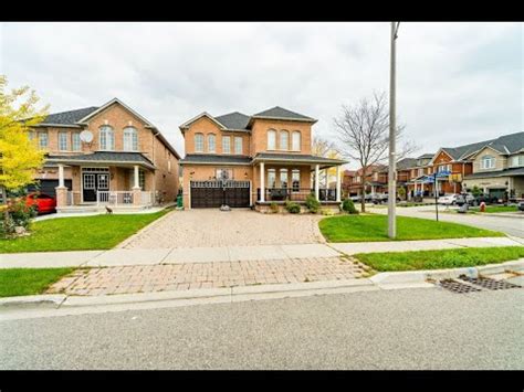 4 Prada Crt, Brampton, ON L6P 2K1 